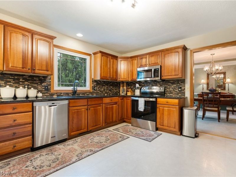 6633 Olde Stone Circle NE, Canton, OH 44721 Photo 25