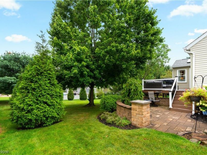 6633 Olde Stone Circle NE, Canton, OH 44721 Photo 4