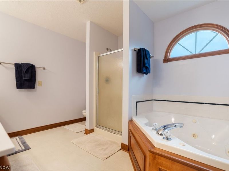 6633 Olde Stone Circle NE, Canton, OH 44721 Photo 42