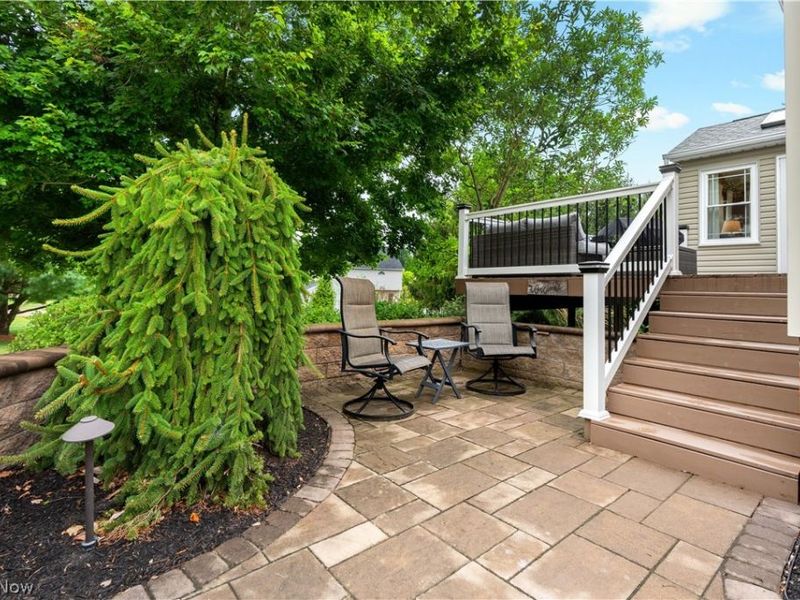 6633 Olde Stone Circle NE, Canton, OH 44721 Photo 5
