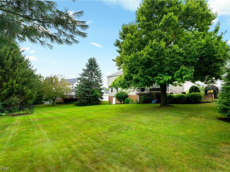 6633 Olde Stone Circle NE, Canton, OH 44721 Photo 8