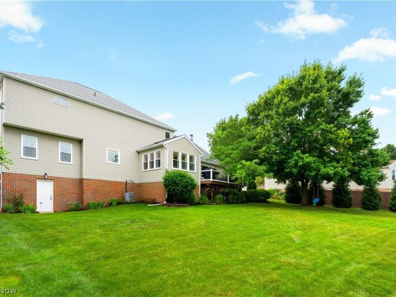 6633 Olde Stone Circle NE, Canton, OH 44721 Photo 9
