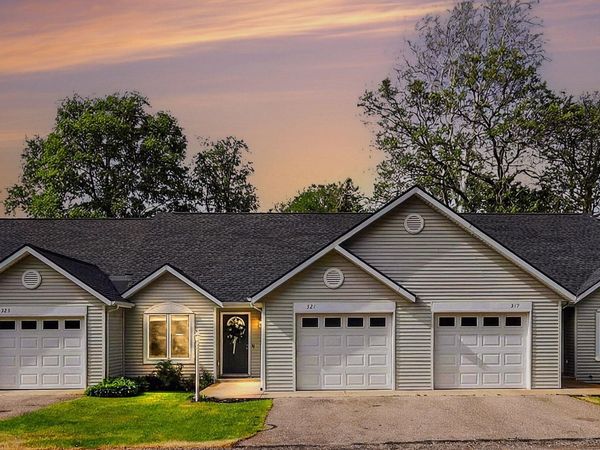 321 Nestlewood Drive, Holland, MI 49424