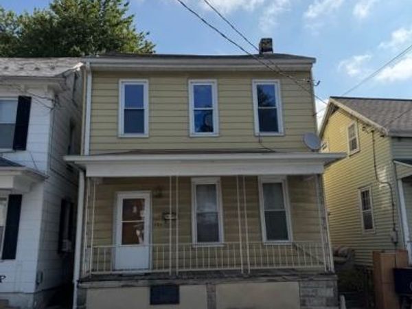 137 S CHARLOTTE STREET, MANHEIM, PA 17545