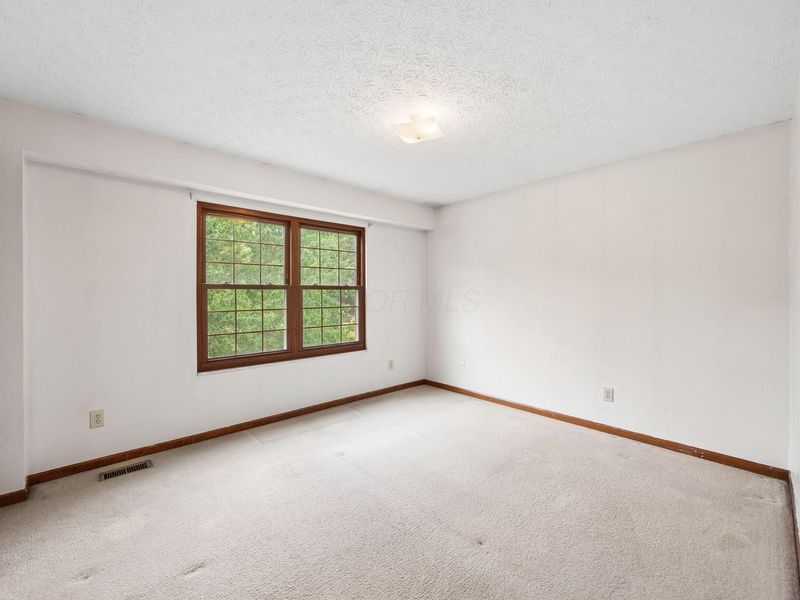 4400 DEVERON Court, Grove City, OH 43123 Photo 32