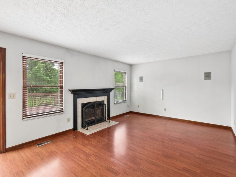 4400 DEVERON Court, Grove City, OH 43123 Photo 9