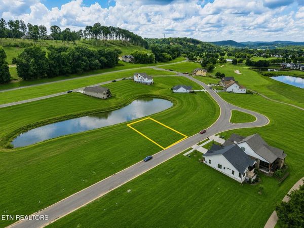 652 Black Bear Circle, Loudon, TN 37774