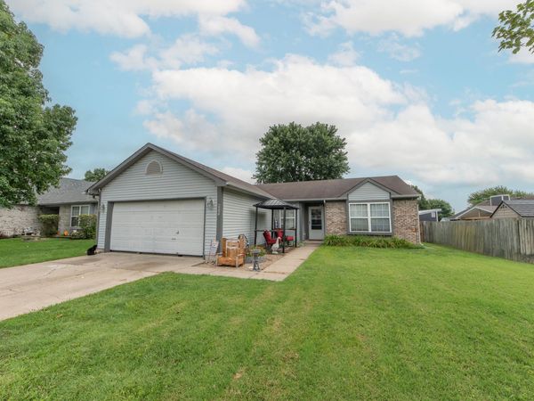 8027 N Burbrink Drive, Columbus, IN 47201
