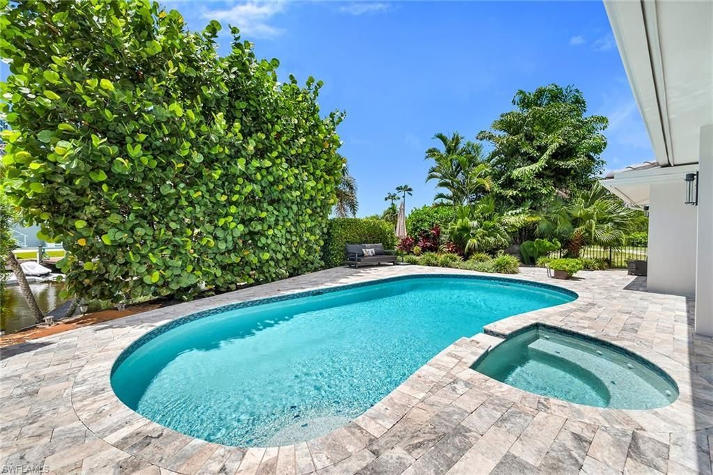 5215 Seashell Ave, Naples, FL 34103 Photo