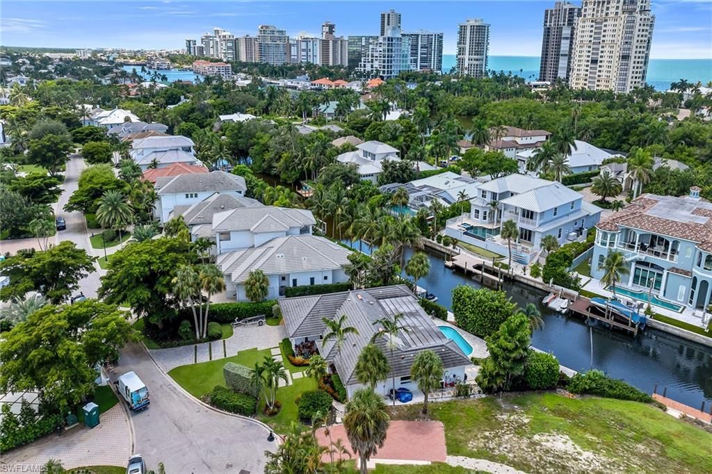 5215 Seashell Ave, Naples, FL 34103 Photo