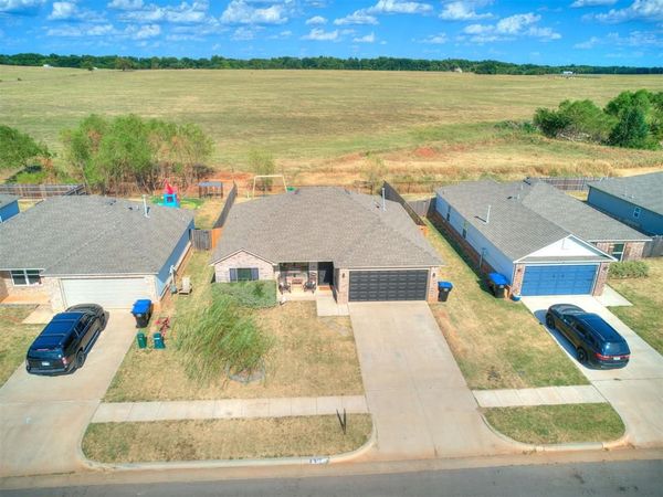 1325 Peridot Lane, Noble, OK 73068