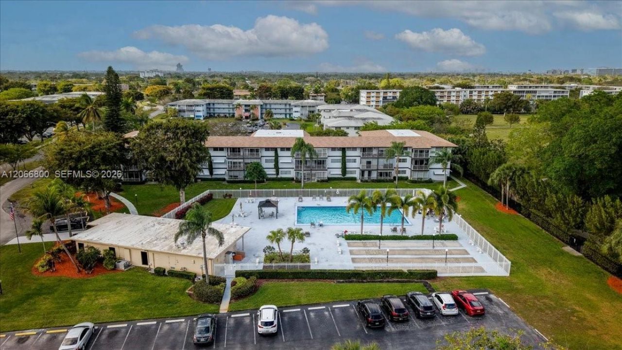 1200 Hillcrest Ct , Unit 315, Hollywood, FL 33021 Photo