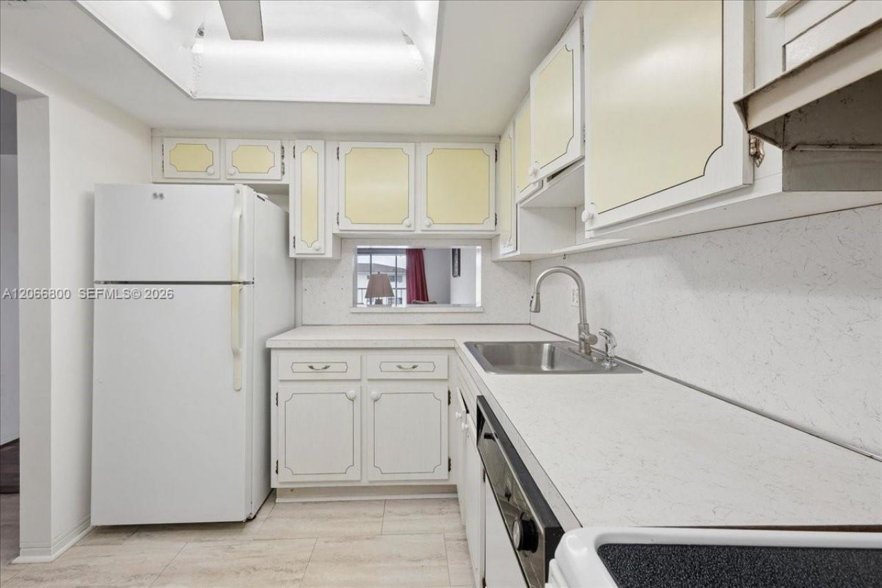 1200 Hillcrest Ct , Unit 315, Hollywood, FL 33021 Photo