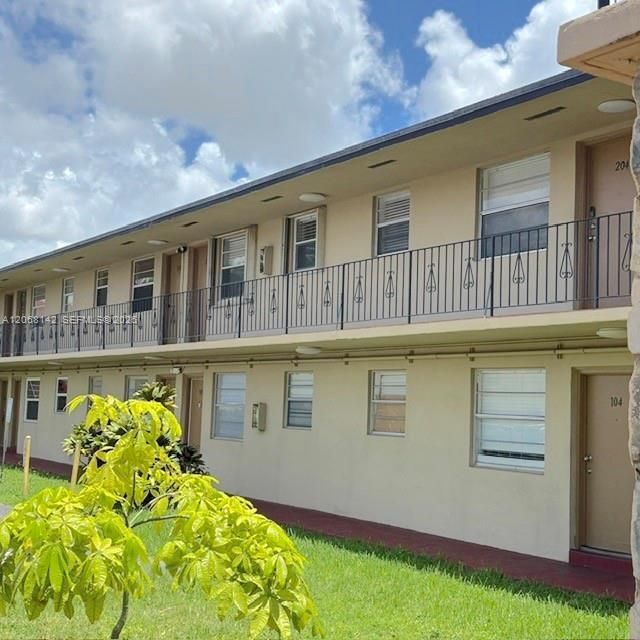 3905 SW 78th Ct , Unit 205, Miami, FL 33155 Photo