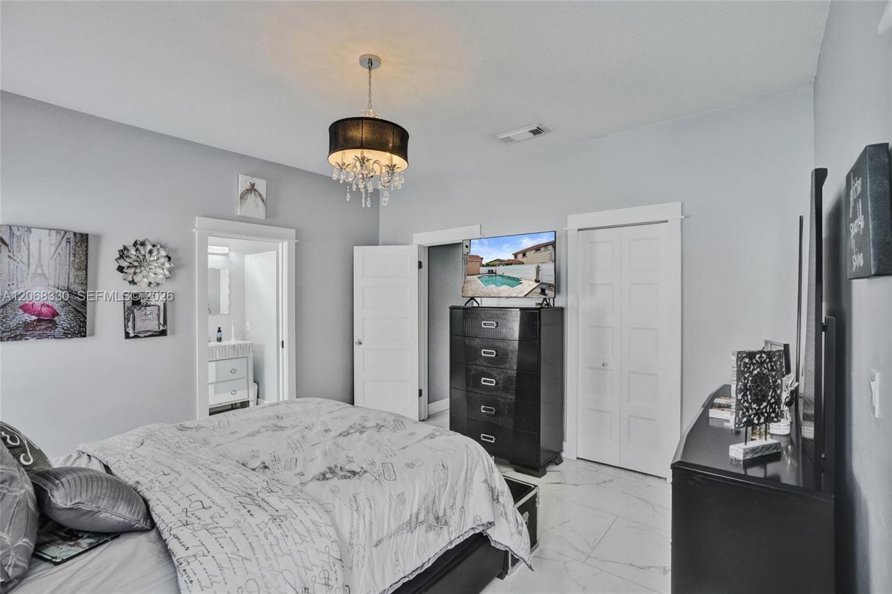 8816 NW 149th Ter, Miami Lakes, FL 33018 Photo