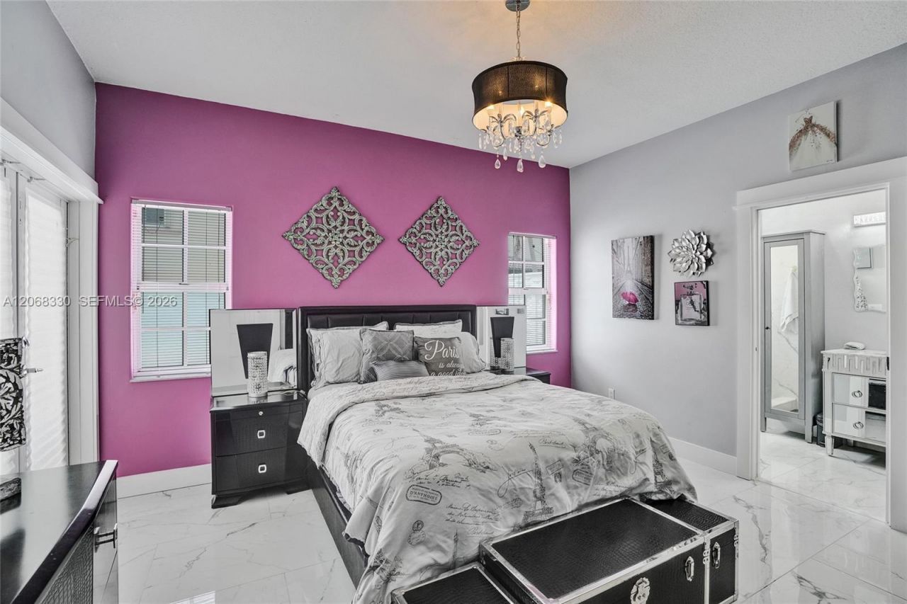8816 NW 149th Ter, Miami Lakes, FL 33018 Photo