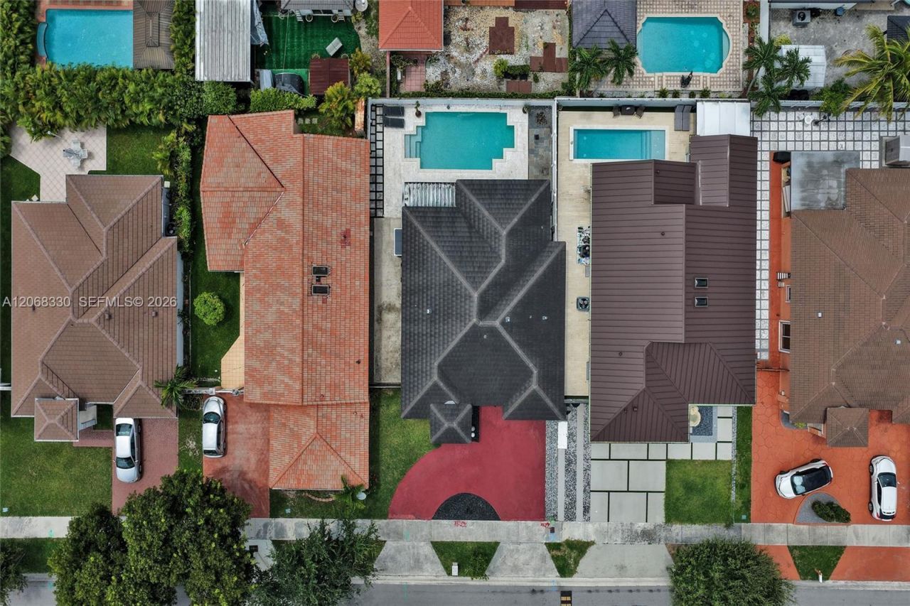 8816 NW 149th Ter, Miami Lakes, FL 33018 Photo