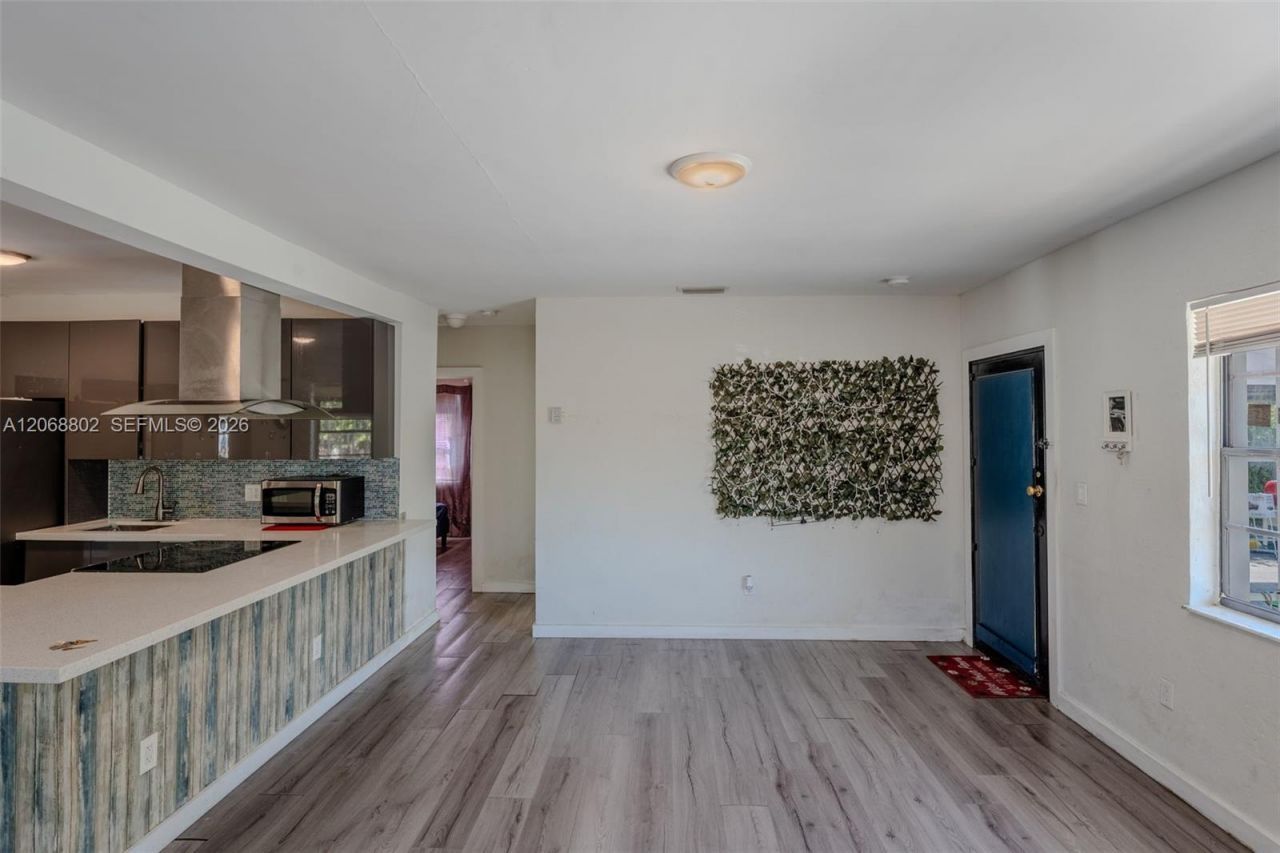 3311 NW 16th Ter, Miami, FL 33125 Photo