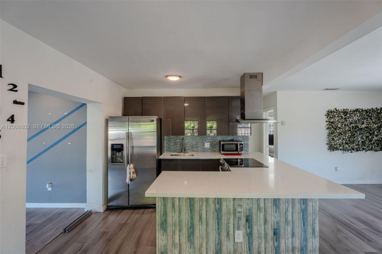 3311 NW 16th Ter, Miami, FL 33125 Photo
