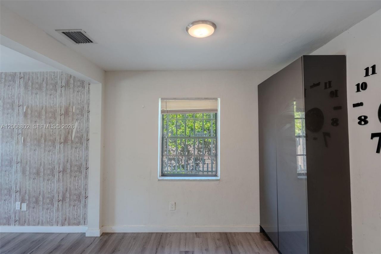 3311 NW 16th Ter, Miami, FL 33125 Photo