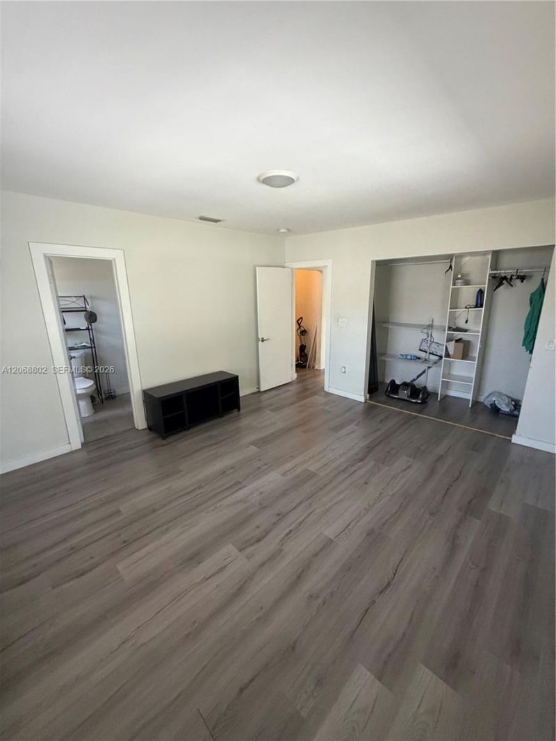 3311 NW 16th Ter , Miami, FL 33125 Photo