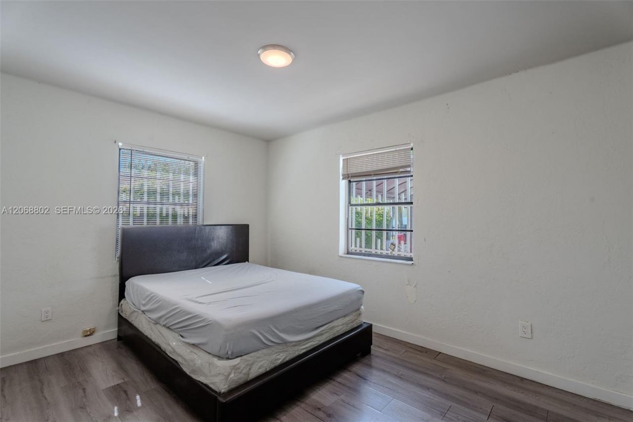 3311 NW 16th Ter, Miami, FL 33125 Photo