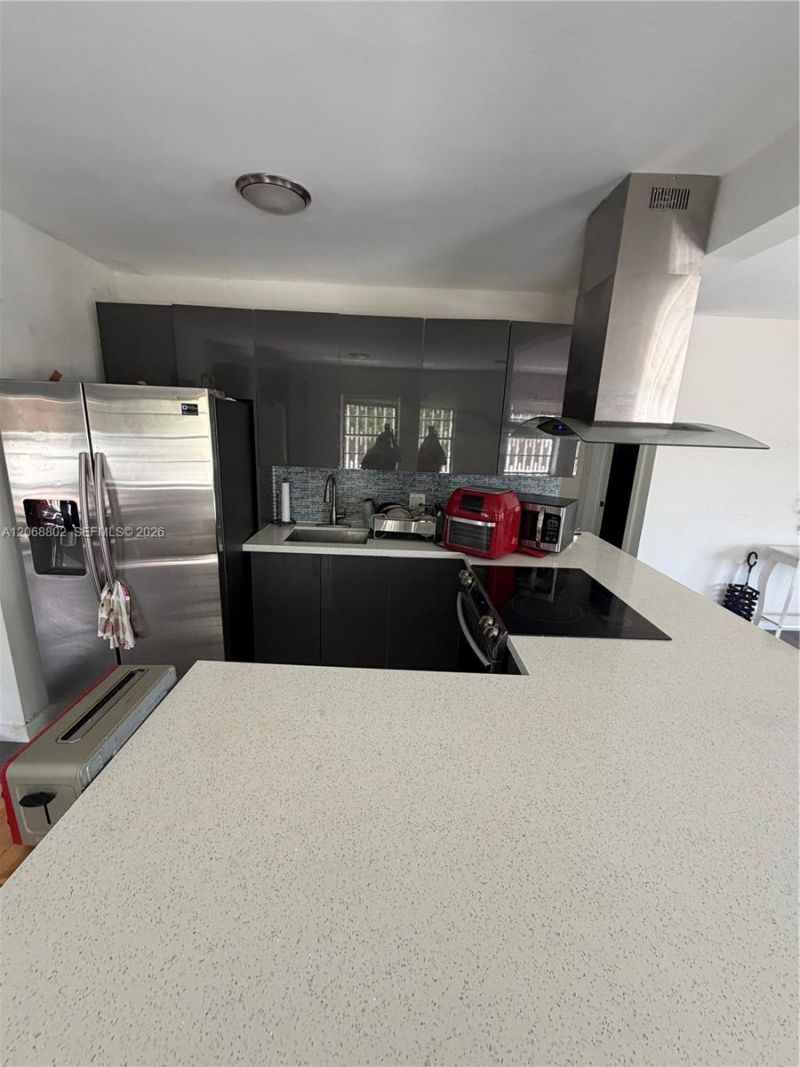 3311 NW 16th Ter , Miami, FL 33125 Photo