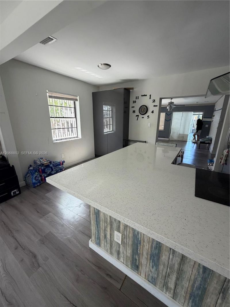 3311 NW 16th Ter , Miami, FL 33125 Photo