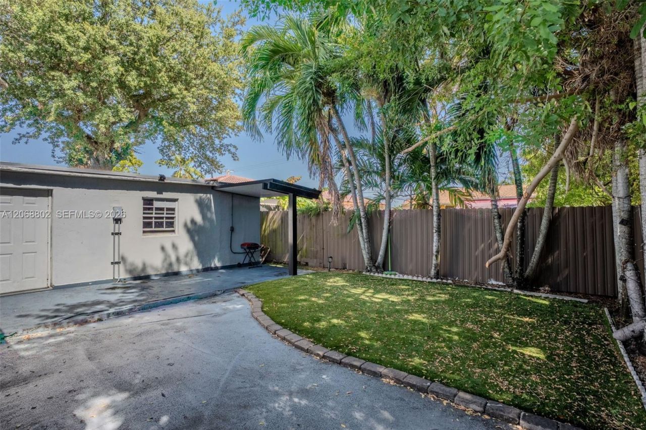 3311 NW 16th Ter, Miami, FL 33125 Photo