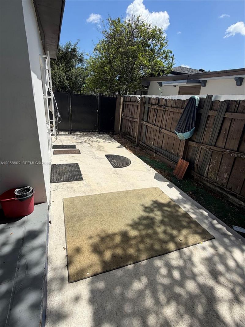 3311 NW 16th Ter , Miami, FL 33125 Photo