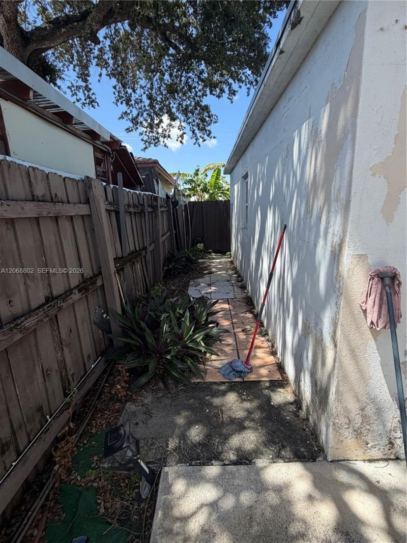 3311 NW 16th Ter , Miami, FL 33125 Photo