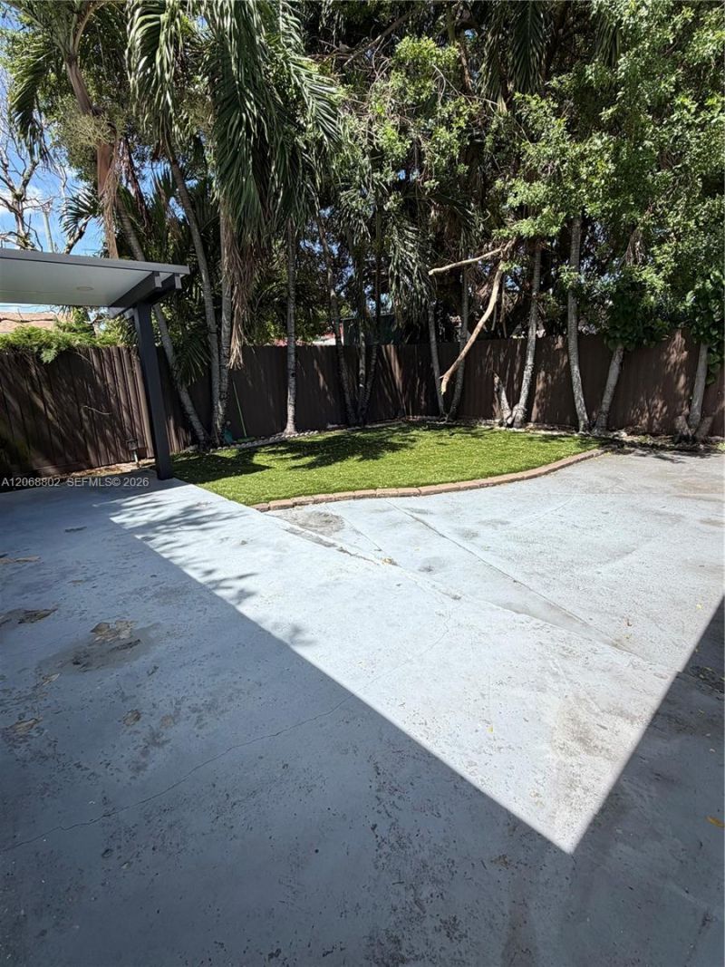 3311 NW 16th Ter , Miami, FL 33125 Photo