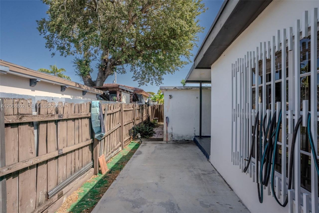 3311 NW 16th Ter, Miami, FL 33125 Photo