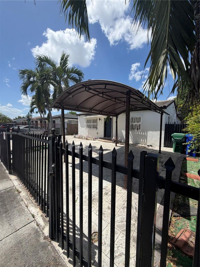 3311 NW 16th Ter , Miami, FL 33125 Photo