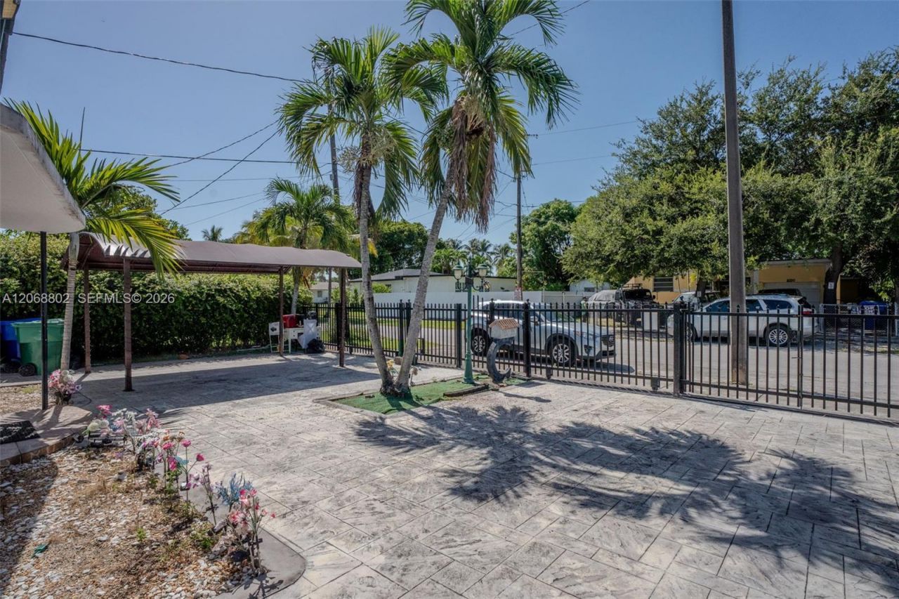 3311 NW 16th Ter, Miami, FL 33125 Photo