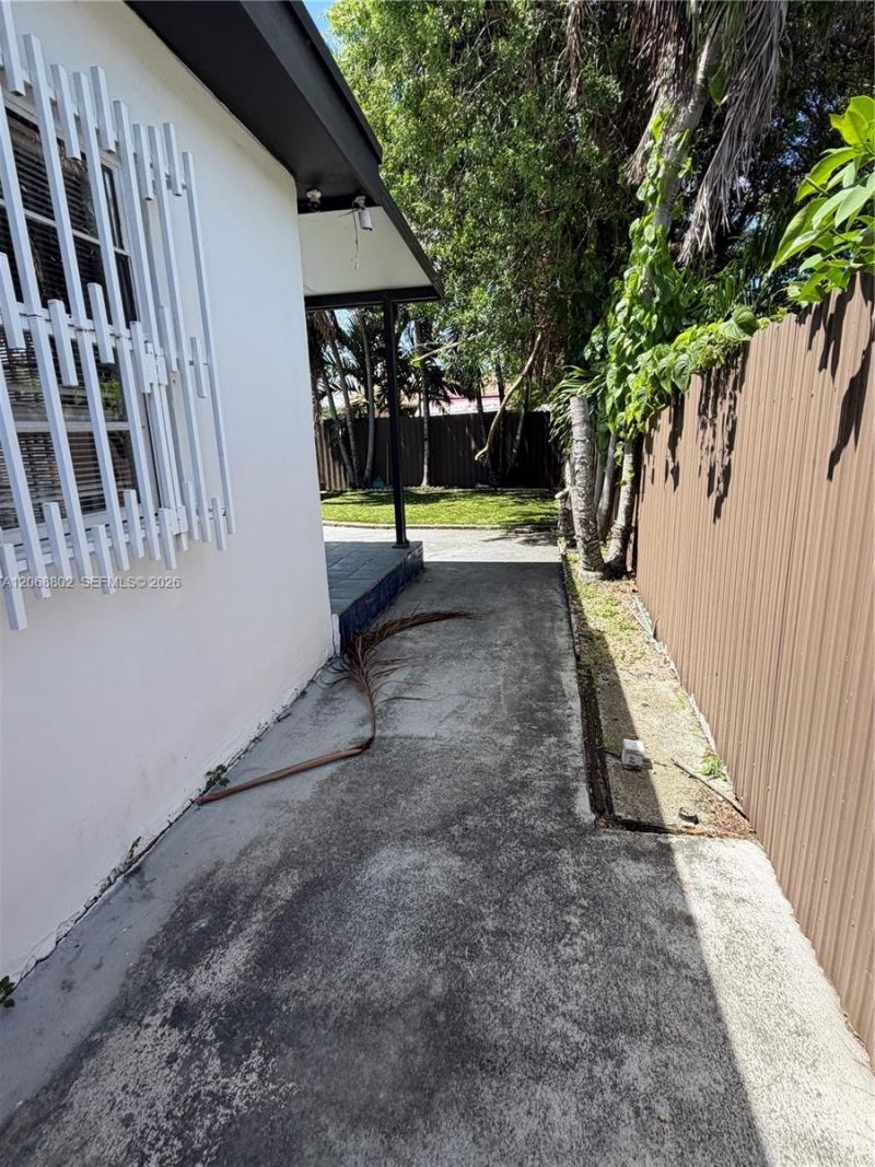 3311 NW 16th Ter , Miami, FL 33125 Photo