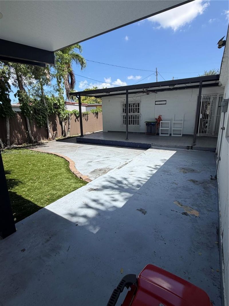 3311 NW 16th Ter , Miami, FL 33125 Photo