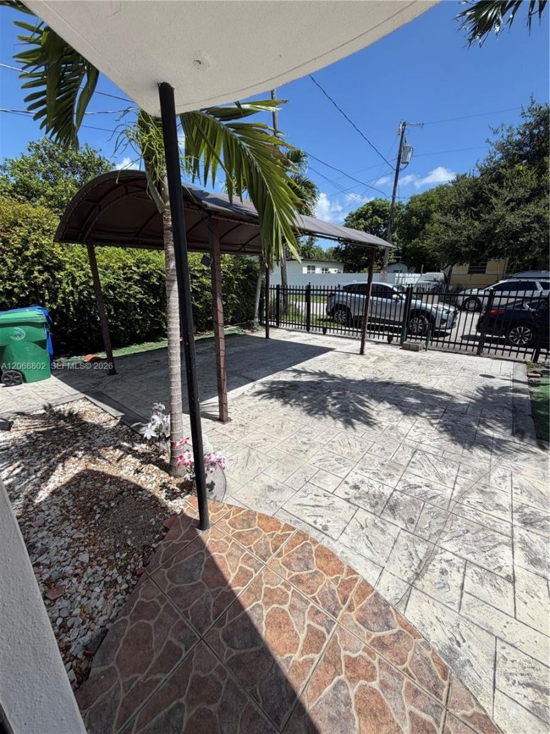 3311 NW 16th Ter , Miami, FL 33125 Photo
