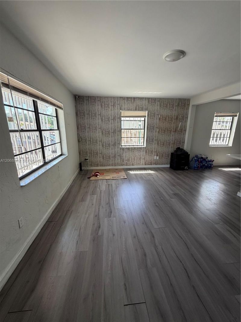 3311 NW 16th Ter , Miami, FL 33125 Photo