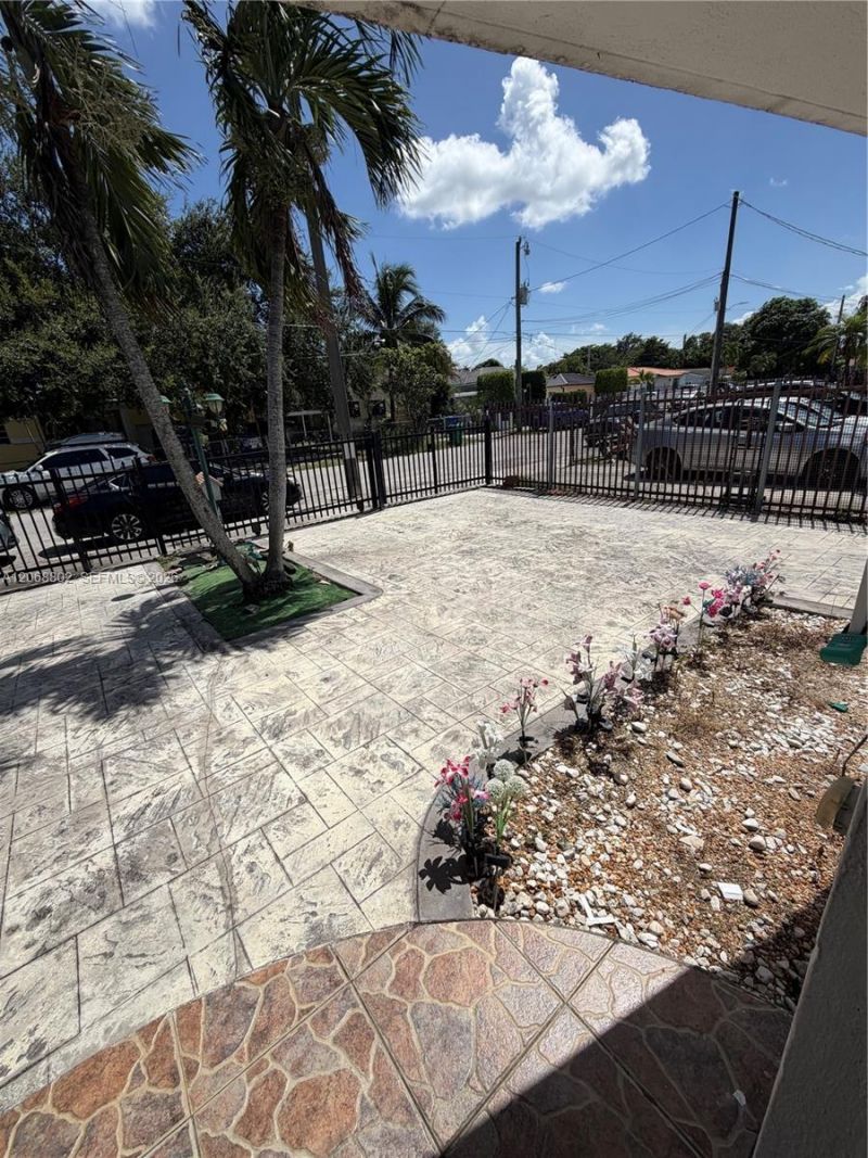 3311 NW 16th Ter , Miami, FL 33125 Photo
