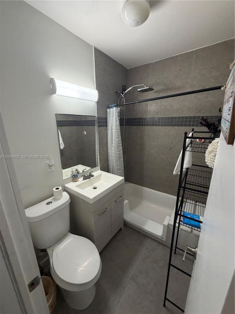 3311 NW 16th Ter , Miami, FL 33125 Photo