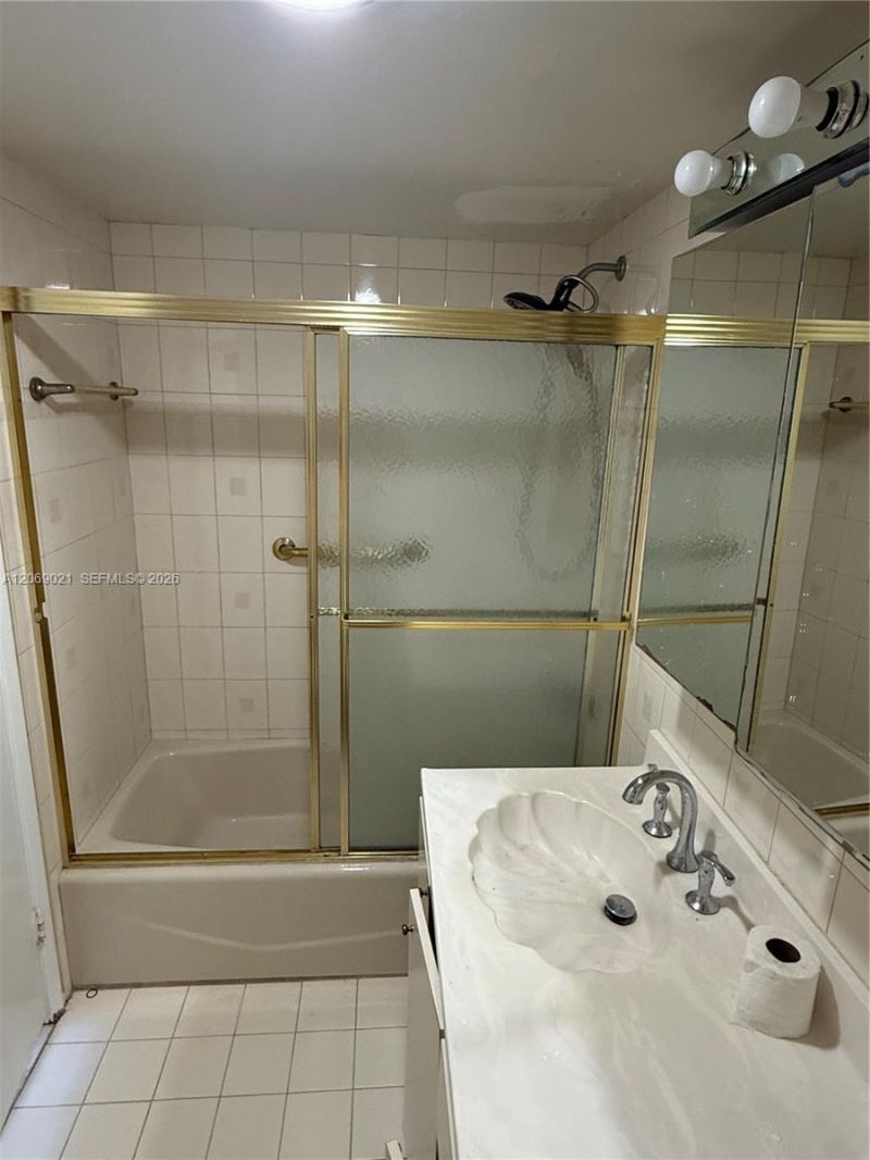 2801 NE 183rd St, Unit 1914W, Aventura, FL 33160 Photo