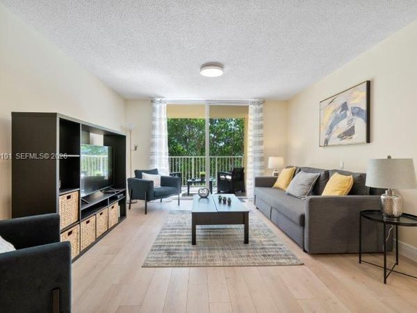 19999 E Country Club Dr , Unit 1206, Aventura, FL 33180