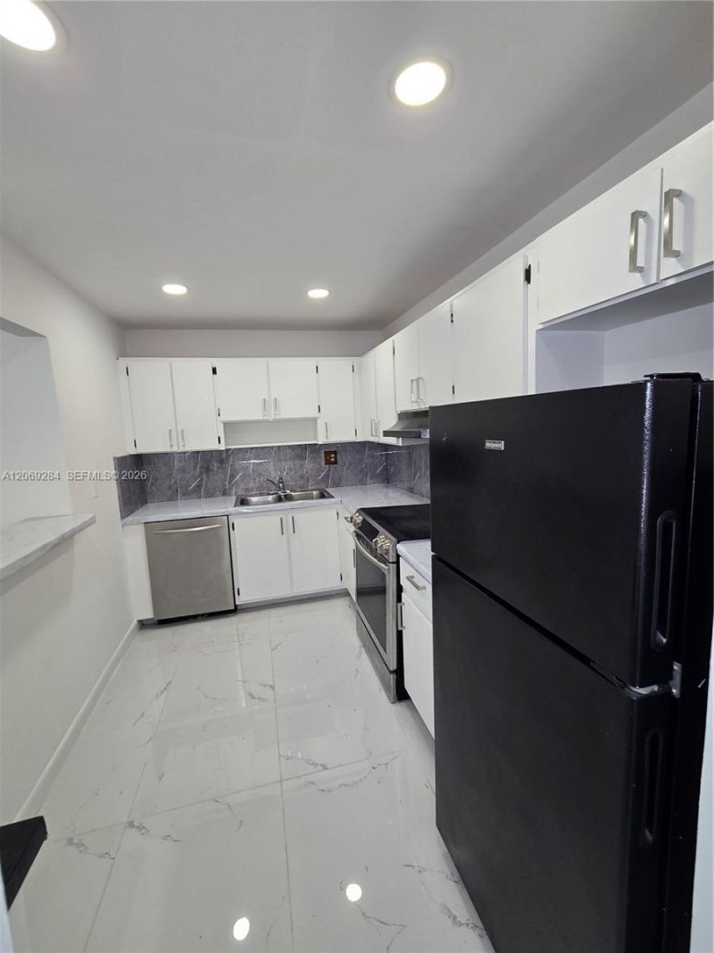 10375 N Kendall Dr, Unit J7, Miami, FL 33176 Photo