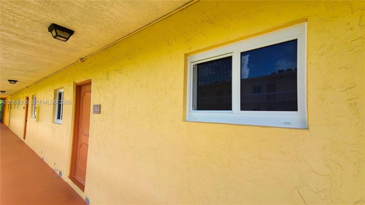 7910 Camino Real, Unit 314, Miami, FL 33143 Photo