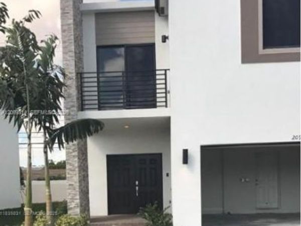 388 NE 208th Ter , Miami, FL 33179