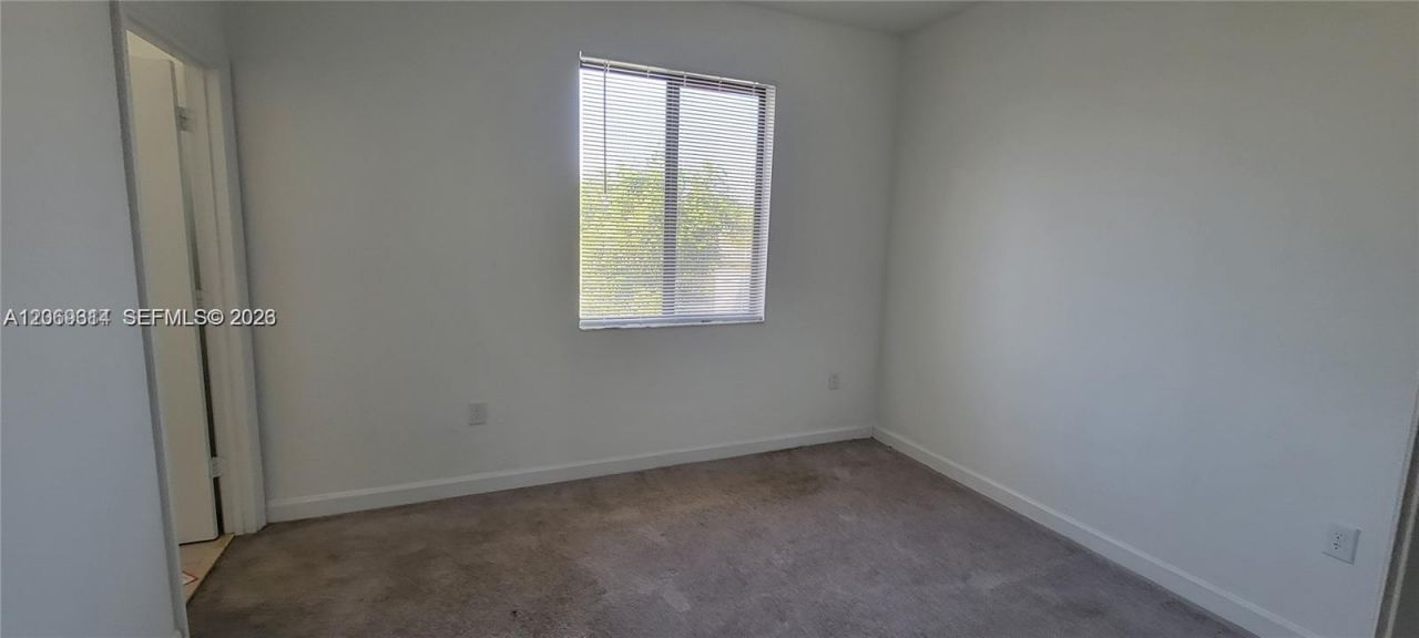 388 NE 208th Ter , Miami, FL 33179 Photo
