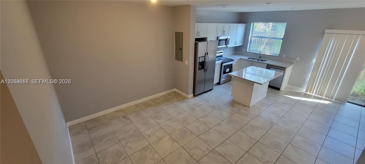 388 NE 208th Ter , Miami, FL 33179 Photo