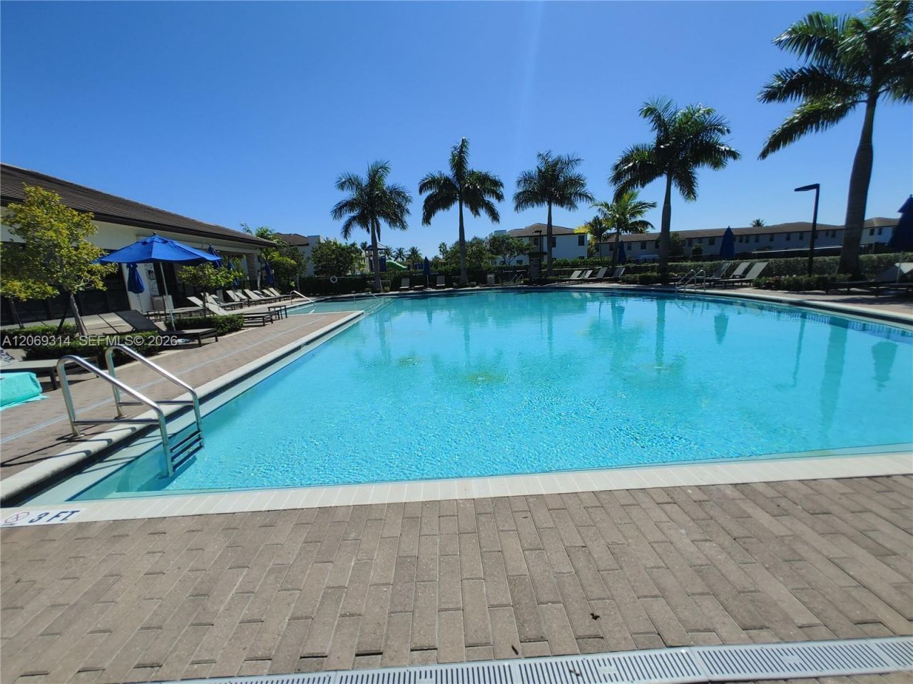 388 NE 208th Ter , Miami, FL 33179 Photo