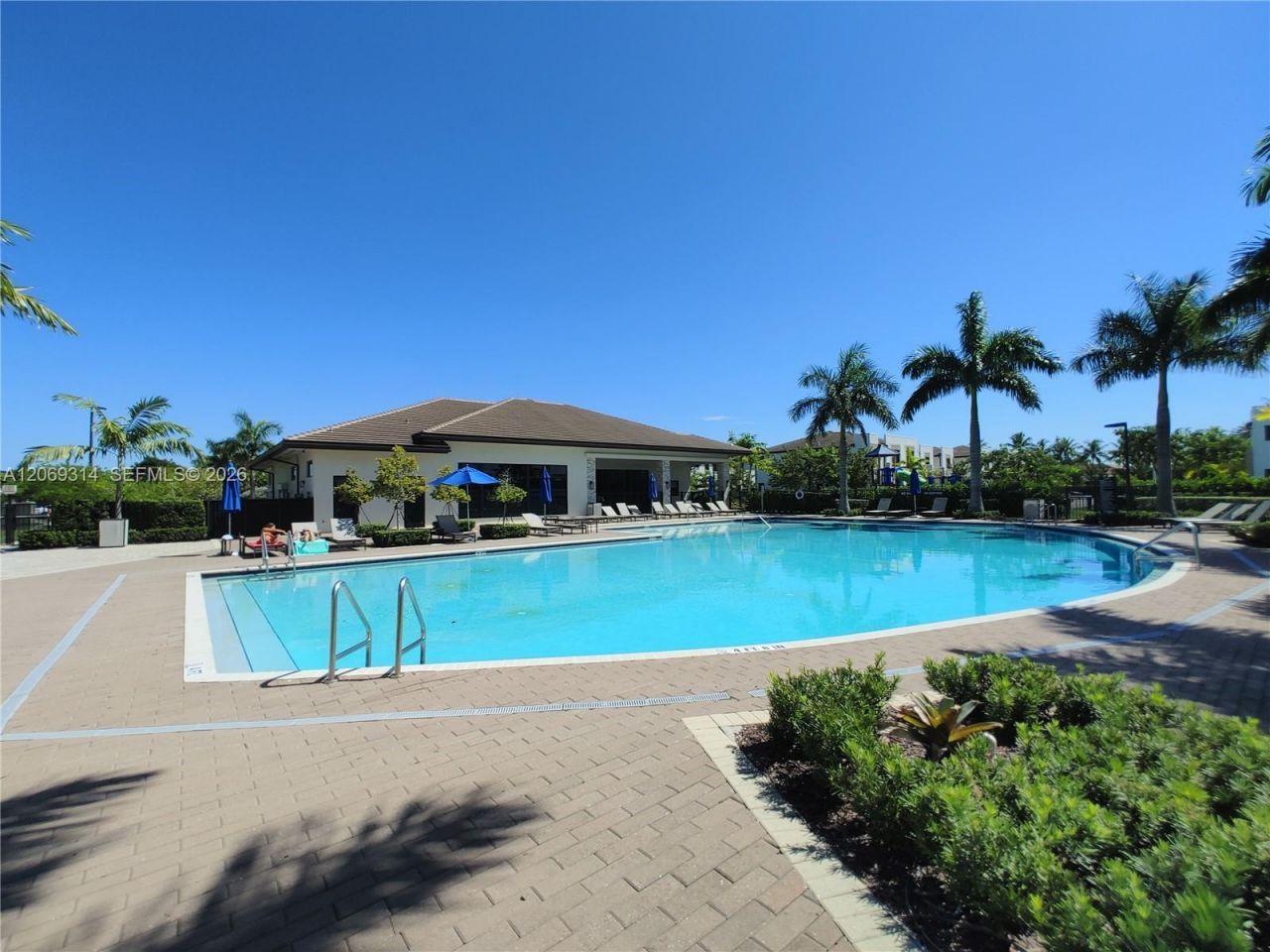 388 NE 208th Ter , Miami, FL 33179 Photo